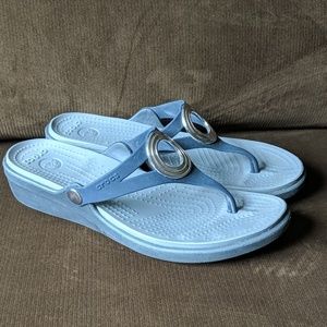 Crocs Navy Thongs with circle